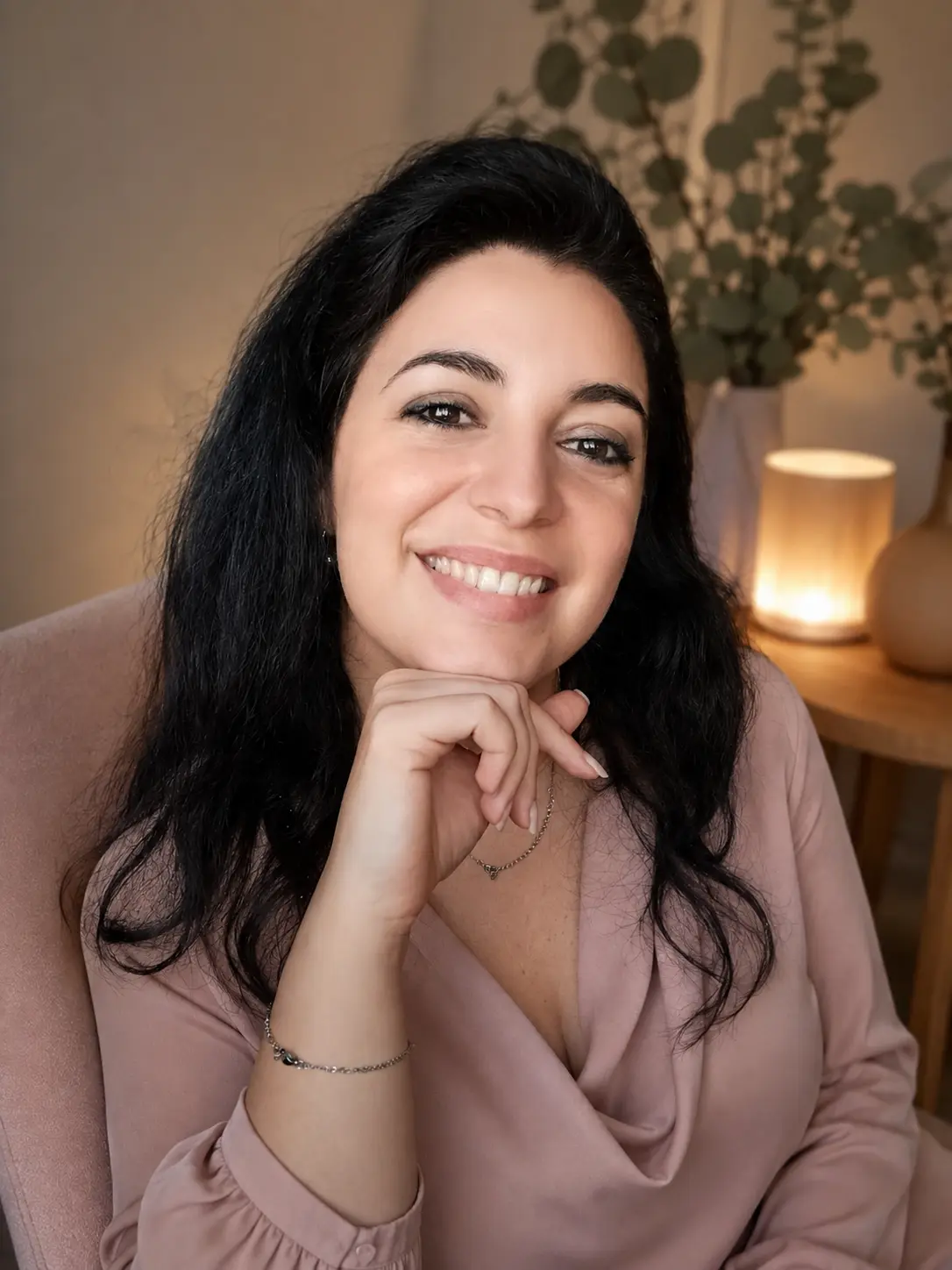 Stella Marrali in a calm coaching setting
